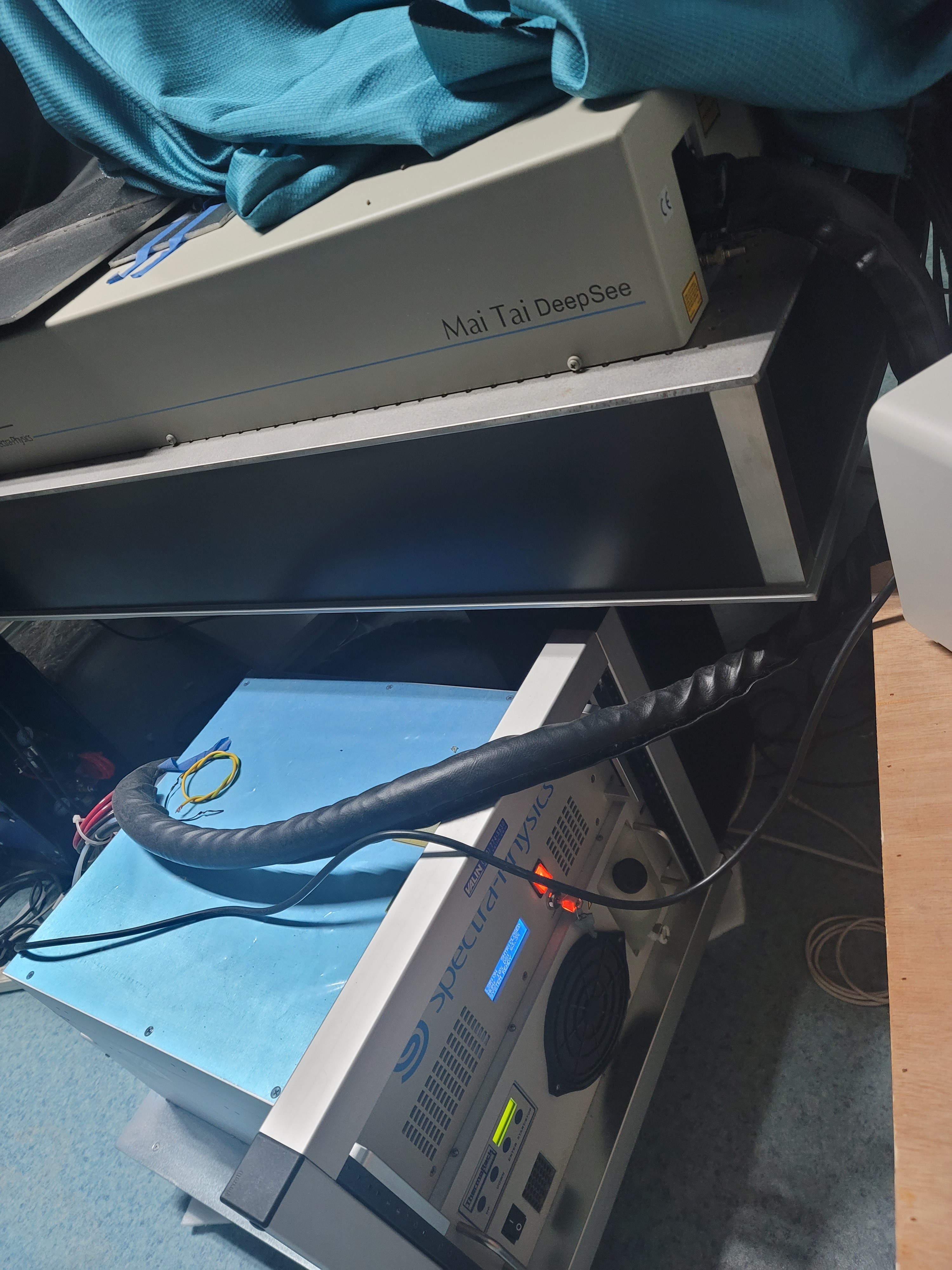 双光子激光器